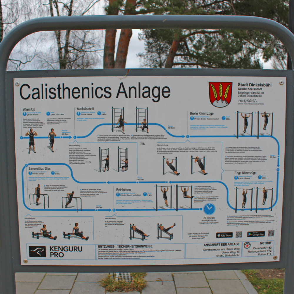 Trainingsschild auf der Calisthenicsanlage in Dinkelsbühl