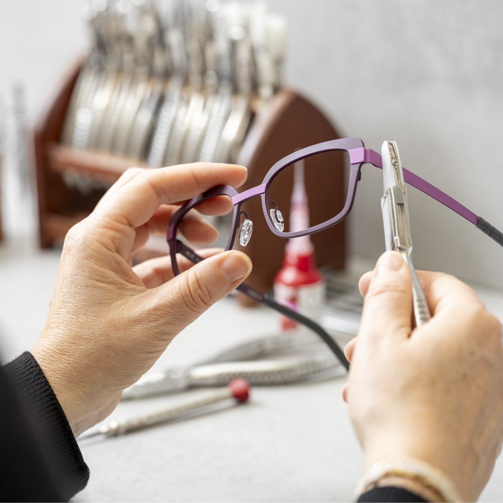 Brillenreparatur im Optiker Gutekunst in Feuchtwangen