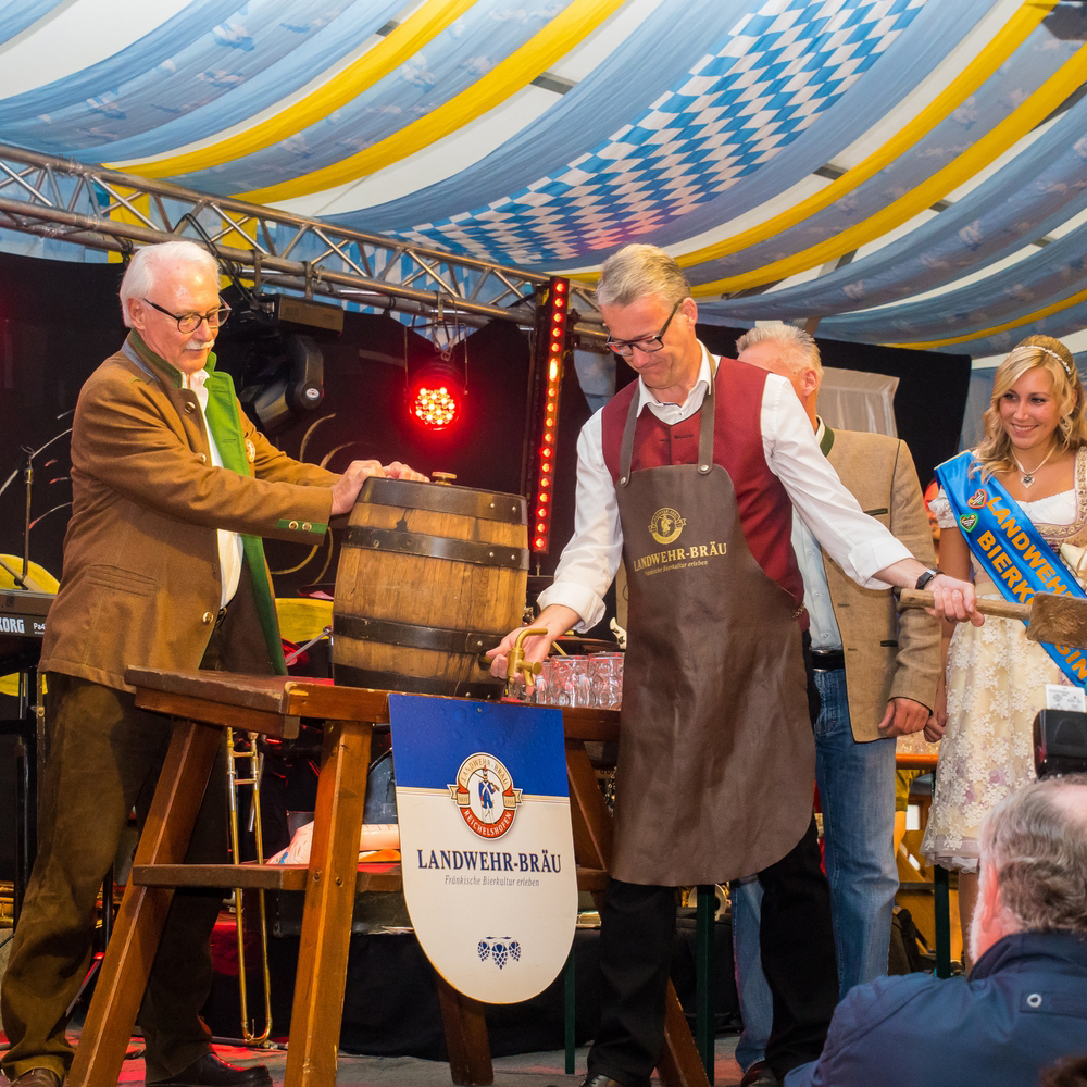 Festbieranstich auf der Mooswiese in Feuchtwangen