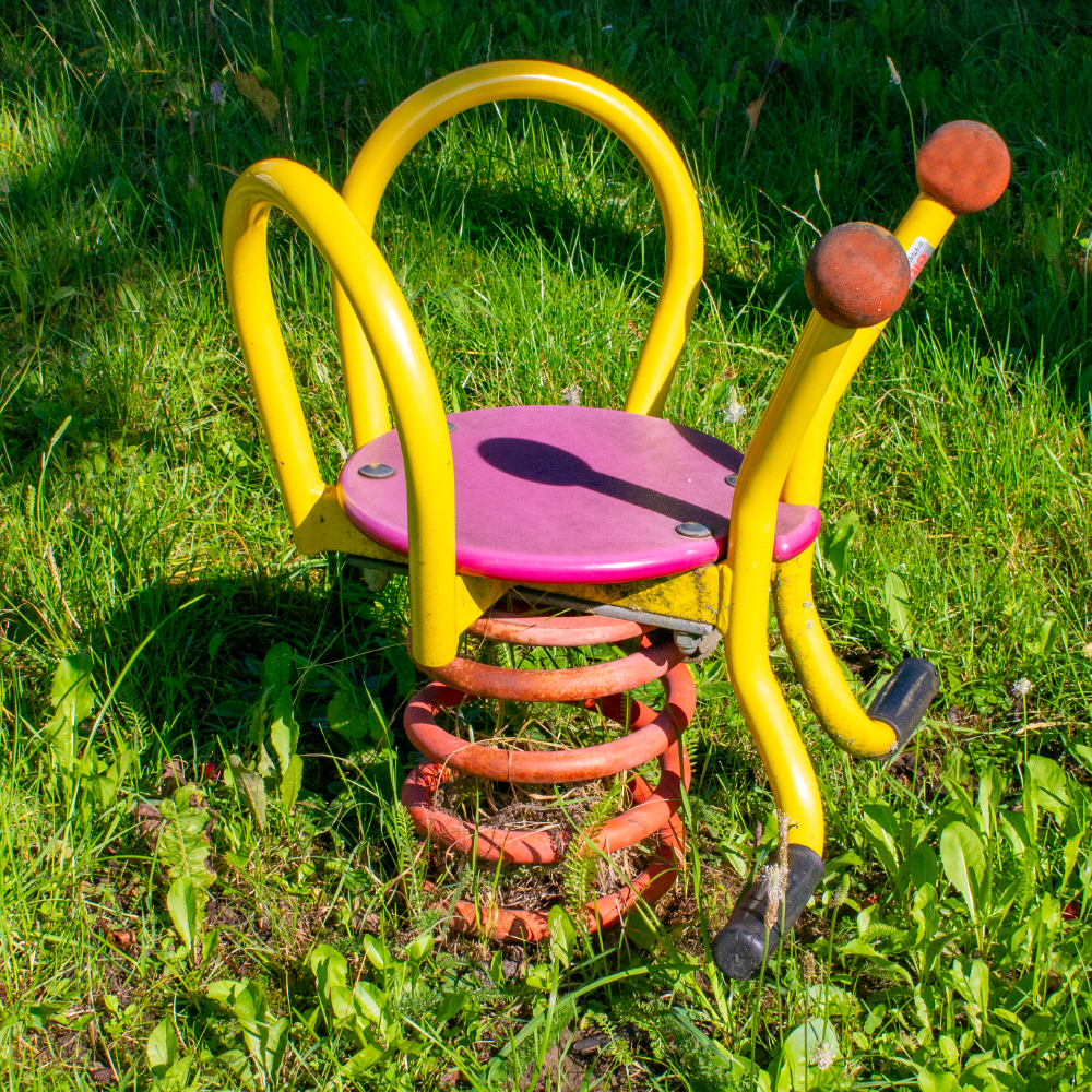 Spielplatz Schillerstrasse, Rothenburg ob der Tauber: Die Federwippe