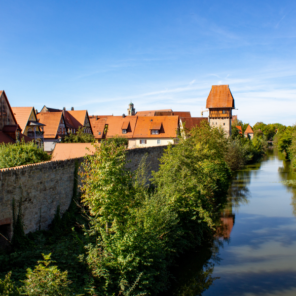 Blick auf die Stadtmauer Dinkelsbühl & den Bäuerlinsturm