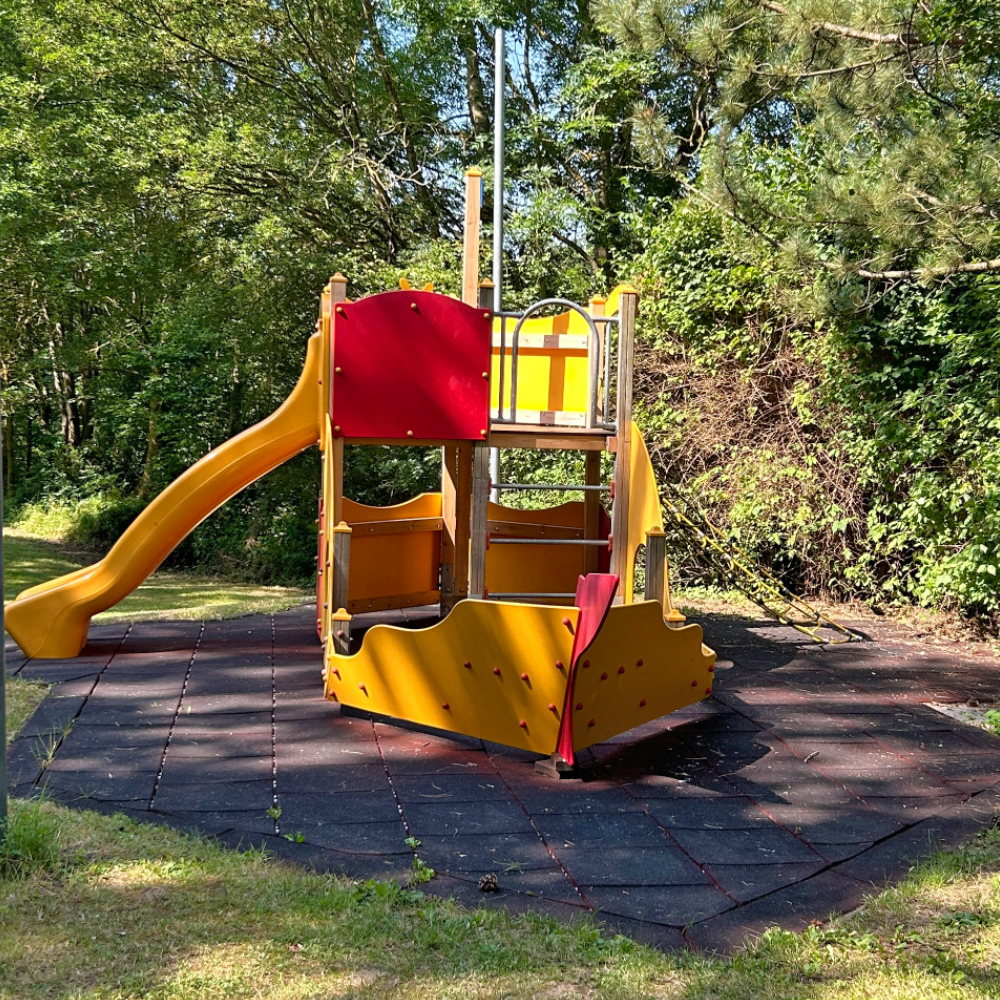 Spielplatz im Waldschwimmbad in Rothenburg ob der Tauber